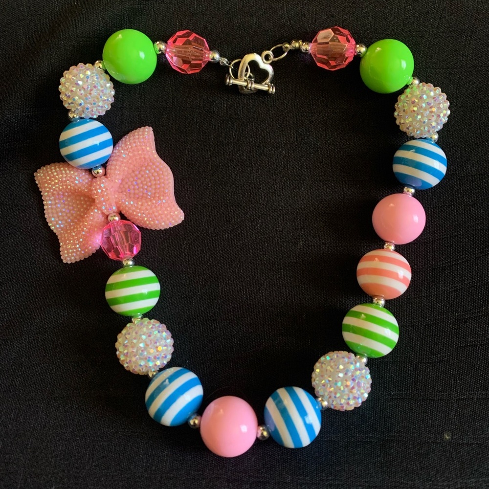 Bow bubble necklace